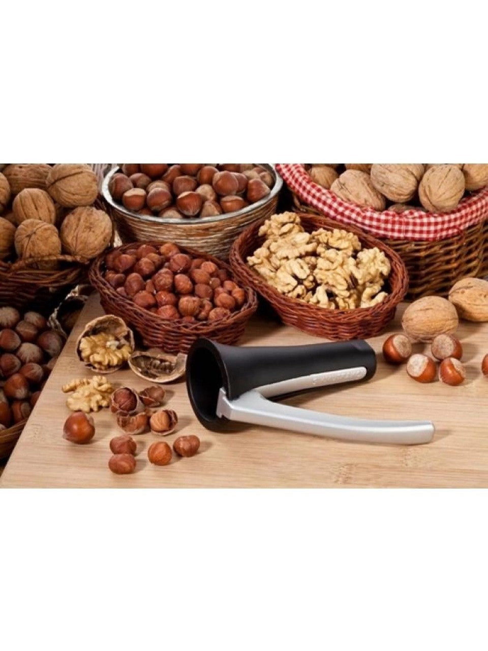 Walnut and Hazelnut Cracker